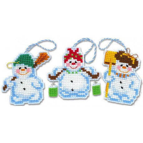 Новогодние игрушки "Снеговички", набор для рукоделия, 7,5х7см(3шт), нитки 10цветов Риолис