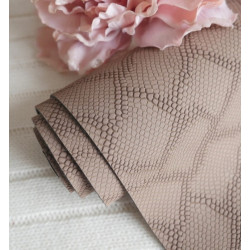 Коричневый чешуя, кожзам Soft touch для скрапбукинга 33х70(±1см) толщина 0,8-1мм